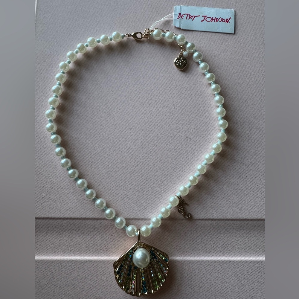 Betsey Johnson Cruise Control Faux Pearl
Seashell & Seahorse Pendant Necklace - Picture 3 of 10